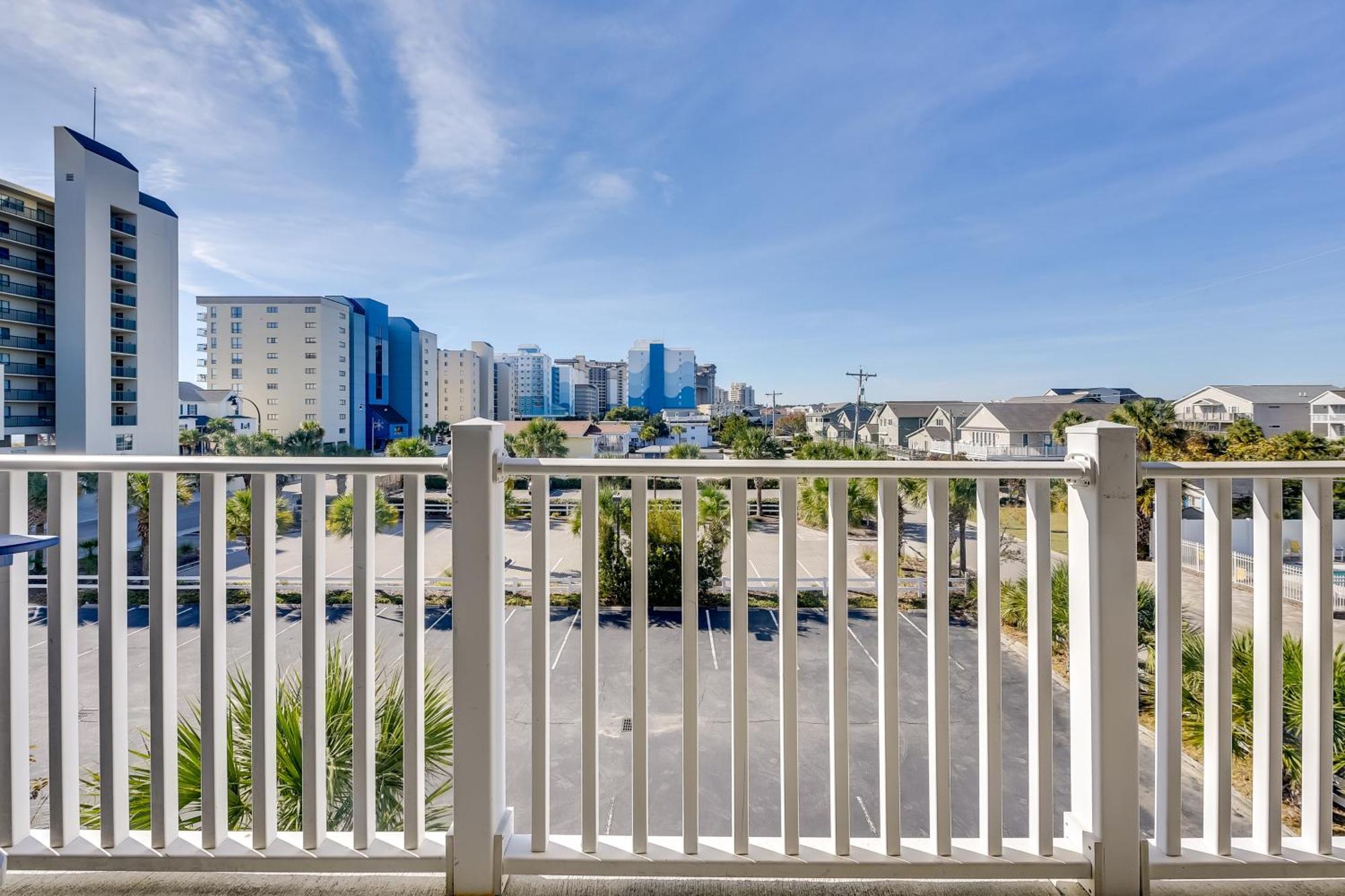 Roomy North Myrtle Beach Condo, Walk To Beach Екстер'єр фото