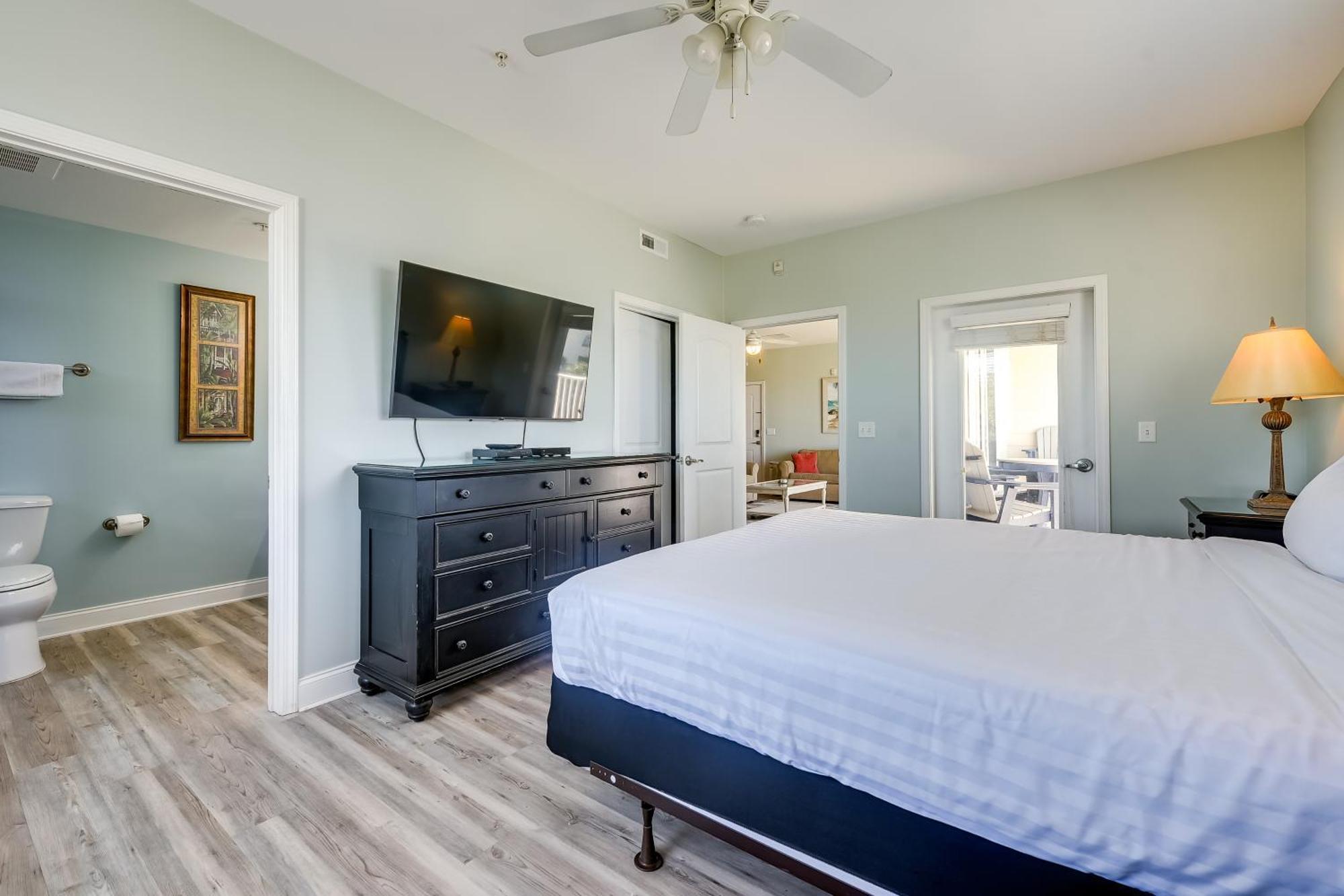 Roomy North Myrtle Beach Condo, Walk To Beach Екстер'єр фото