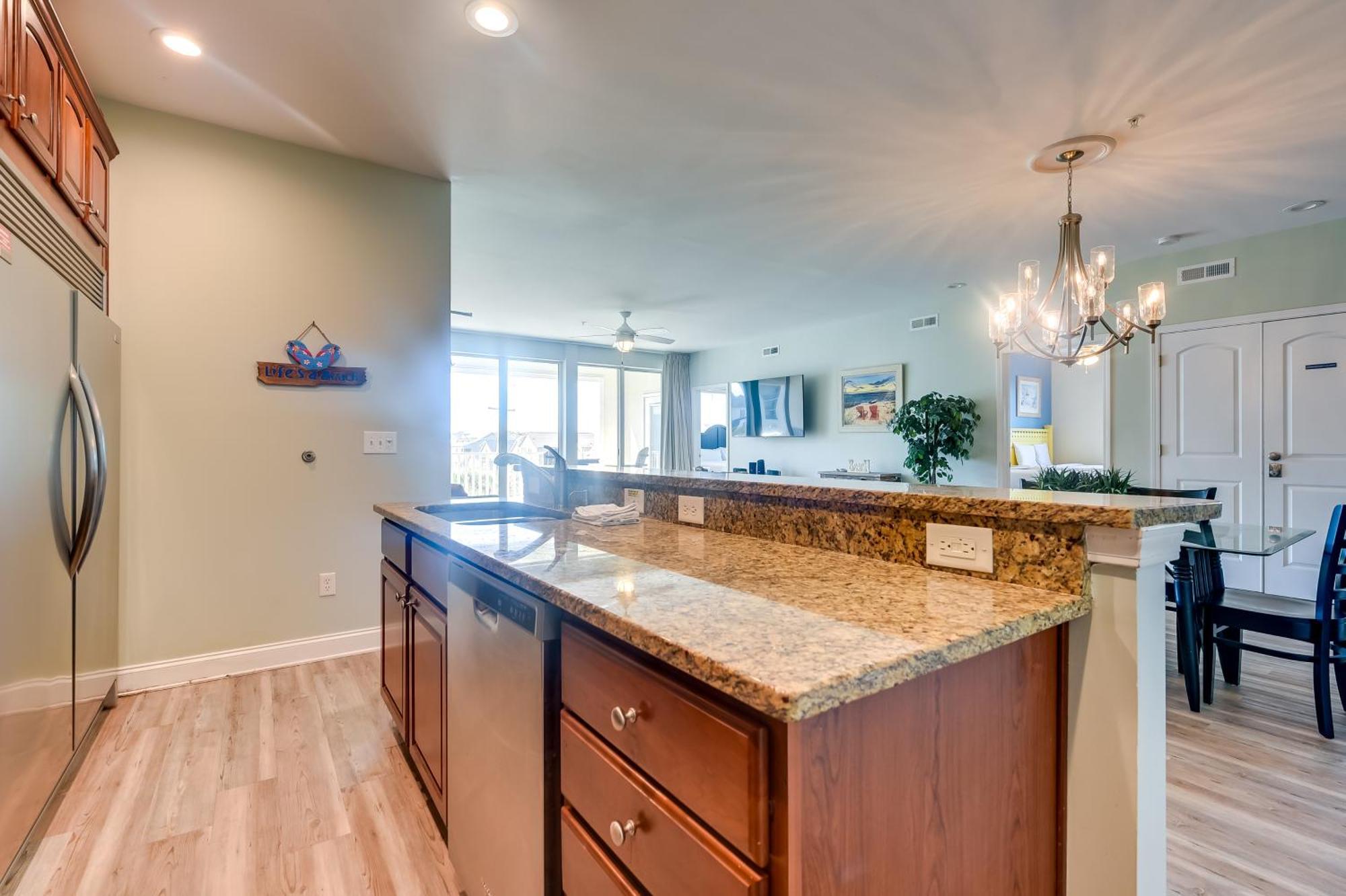 Roomy North Myrtle Beach Condo, Walk To Beach Екстер'єр фото