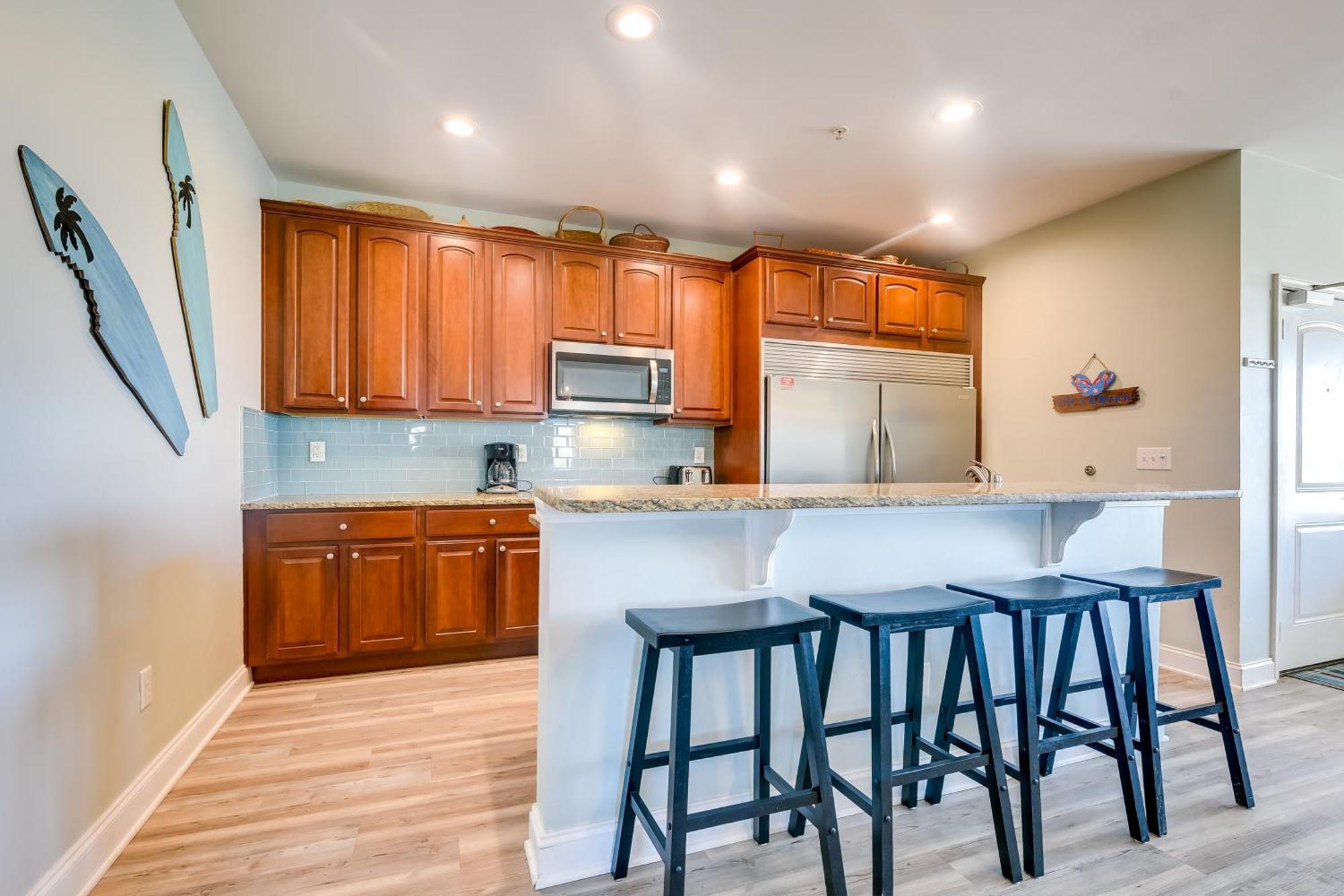 Roomy North Myrtle Beach Condo, Walk To Beach Екстер'єр фото