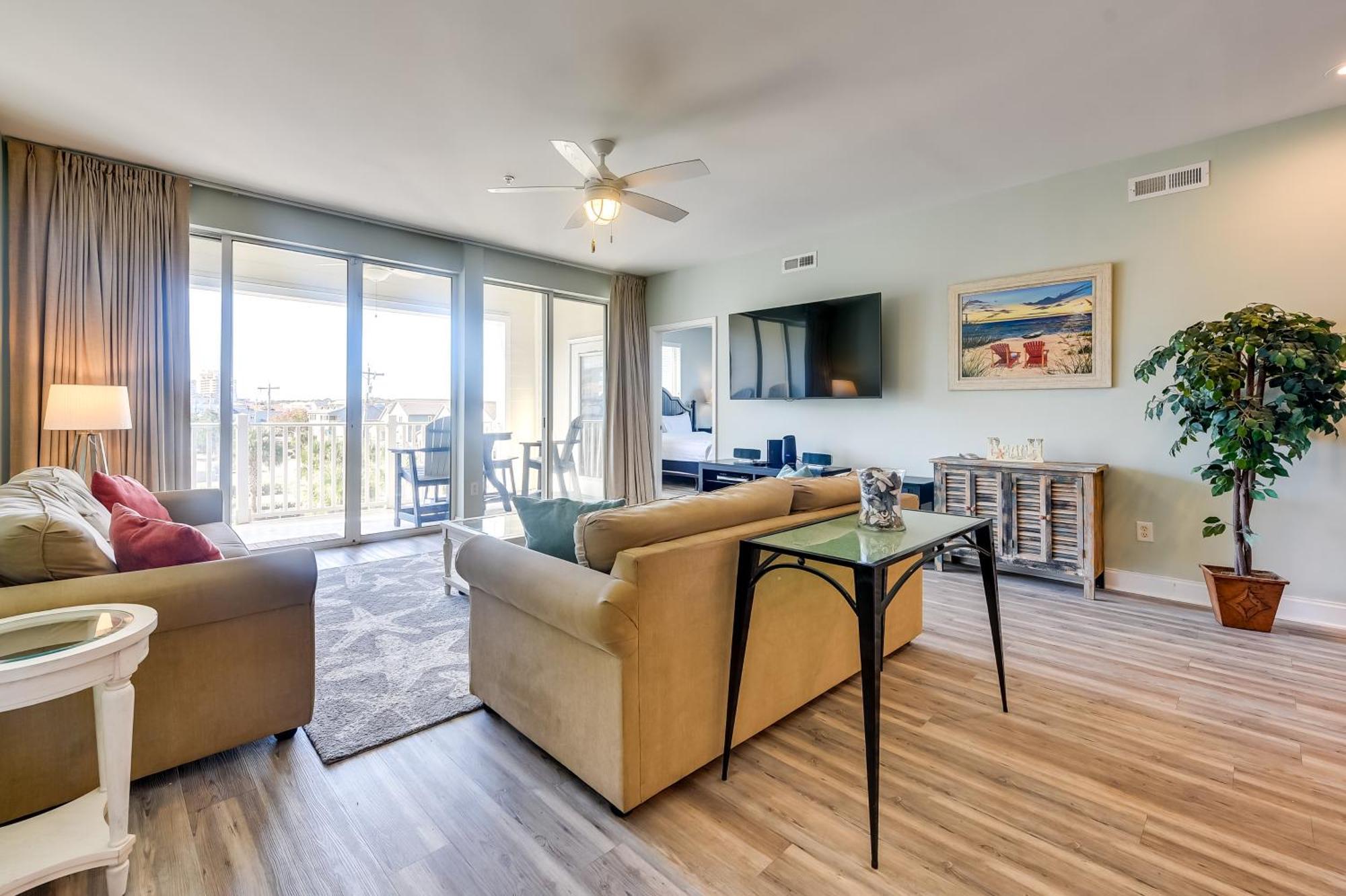 Roomy North Myrtle Beach Condo, Walk To Beach Екстер'єр фото