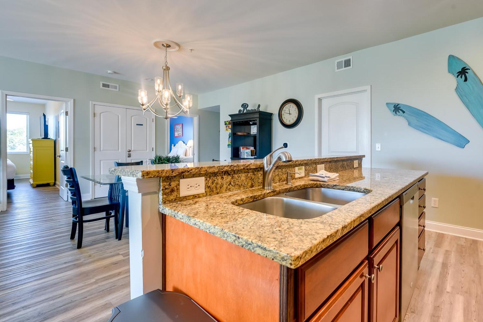 Roomy North Myrtle Beach Condo, Walk To Beach Екстер'єр фото