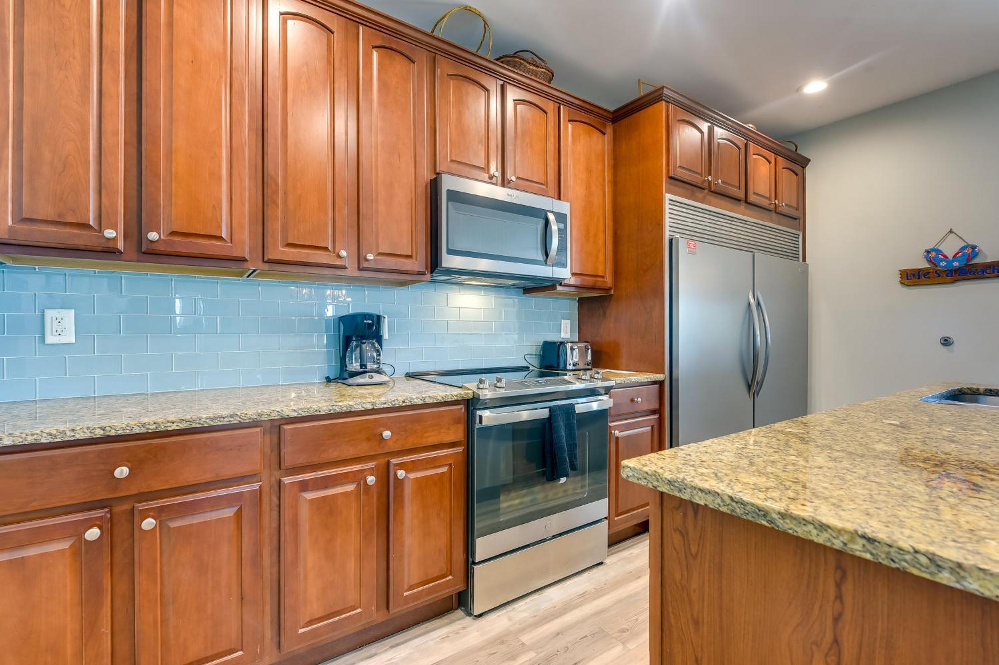 Roomy North Myrtle Beach Condo, Walk To Beach Екстер'єр фото